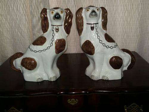 Price reduced - Victorian - circa 1860 Matched pair Staffordshire seated spaniels