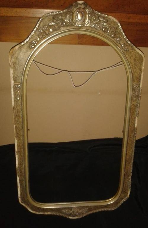 ANTIQUE WOOD & PLASTER MOULDING PICTURE FRAME