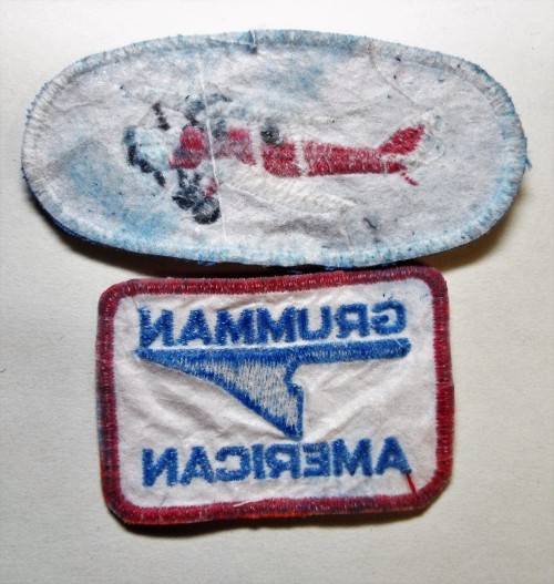 2 X CLOTH BADGES @R1 START .