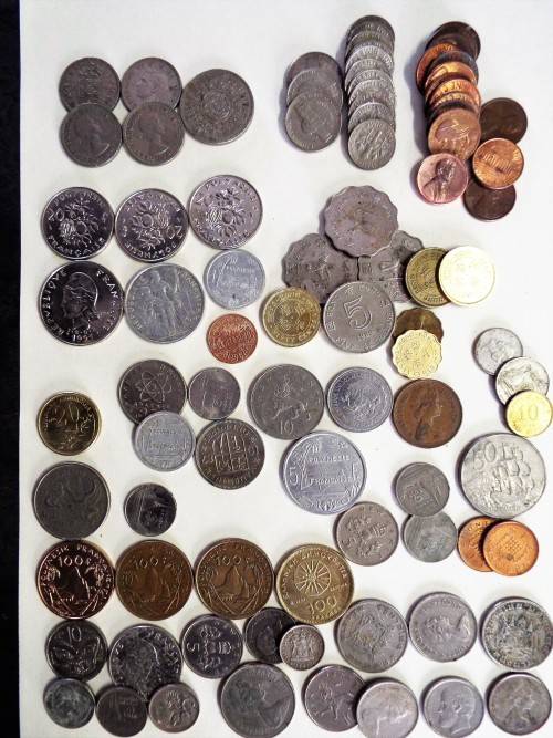 MIX LOT OF 90 COINS  @R1 START ,,,,