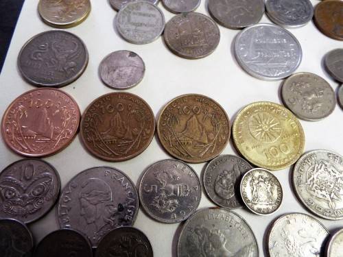 MIX LOT OF 90 COINS  @R1 START ,,,,