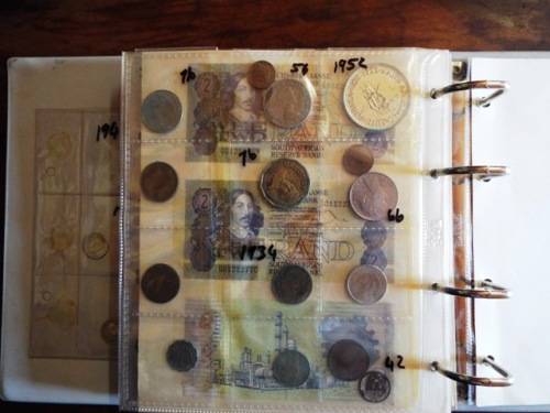 WOW FILE FULL OF SILVER COINS @R1 START