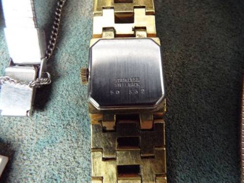 9 x old ladies watches,, lot from eastate