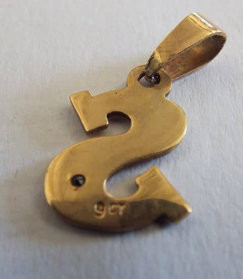 NICE,,,,S ,,,9 CT GOLD  Pendant WITH REAL DIAMOND