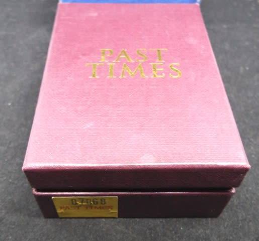 NICE PAST TIMES BOX WITH VINTAGE RINGS AND EAR RINGS AS 1 BULK LOT