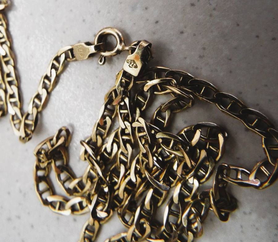 1895 silver zar 3d and solid  9ct gold chain 670mm long 8 gram