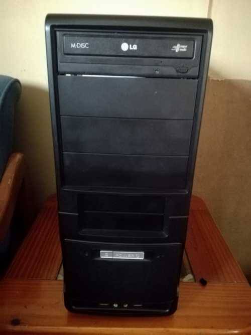 GIGABYTE i3 COMPUTER