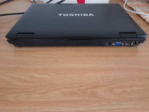 VERY LATE ENTRY!! MINT CONDITION TOSHIBA TECRA M11_i5 CPU_500GIG HDD_4 GIG RAM LAPTOP