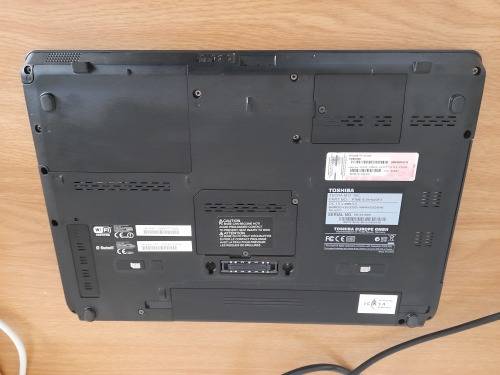 VERY LATE ENTRY!! MINT CONDITION TOSHIBA TECRA M11_i5 CPU_500GIG HDD_4 GIG RAM LAPTOP