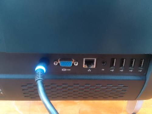 DELL Inspiron One (AIO PC) Core i3/6Gig Ram/1TB HDD/NVIDIA GT 525 Graphics/Touch Screen