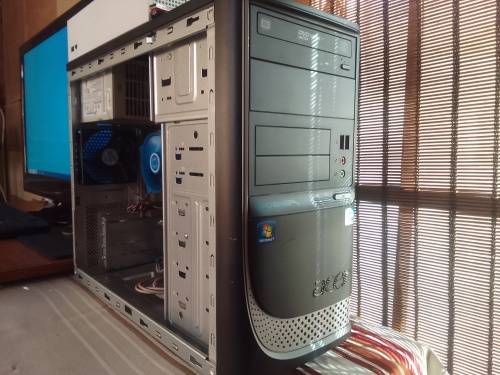 Starter Desktop Computer - Very Clean And Neat