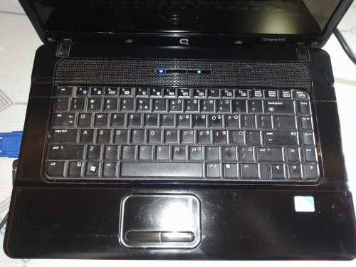 Entry Level HP Compaq 610 Laptop - Operates Perfect --- ONLY NEEDS A NEW SCREEN!