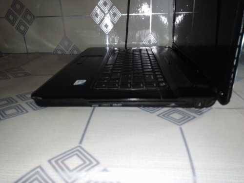 Entry Level HP Compaq 610 Laptop - Operates Perfect --- ONLY NEEDS A NEW SCREEN!