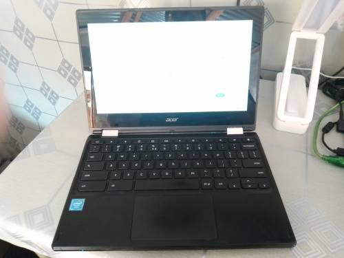 Acer Chromebook R11 C738T-C9SH 11.6` Celeron Notebook - Intel Celeron N3060, 32GB HDD, 4GB RAM