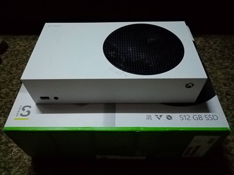 FAULTY! XBOX SERIES S 512GIG SSD IN ORIGINAL BOX.