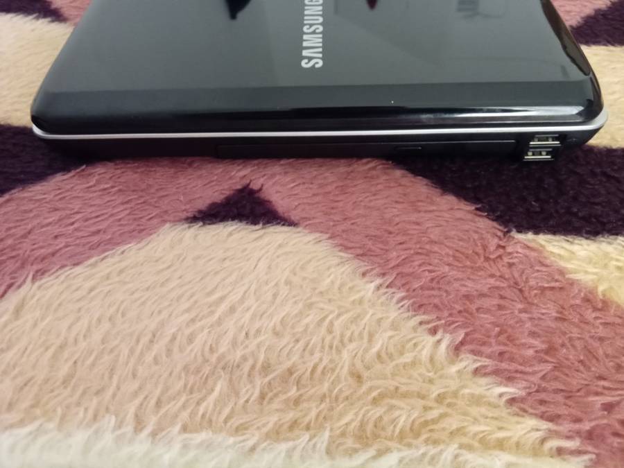 Mint Condition! Samsung RV510 Laptop