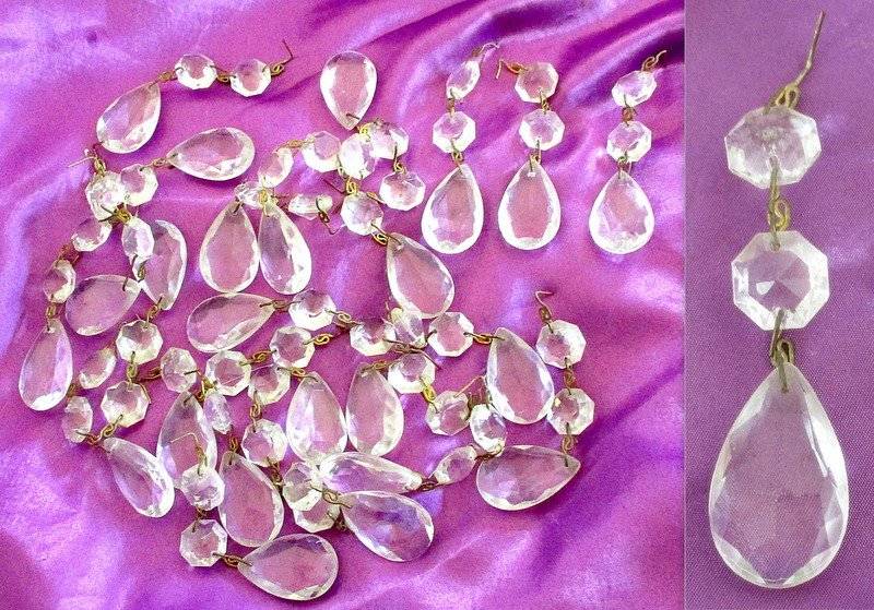 FOR USER BLOEMISTE ONLY 20 CRYSTAL DROPS ?? (OR GLASS) THAT COME FROM A BROKEN LAMP