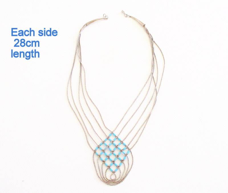 A VINTAGE STERLING SILVER NECKLACE --RARE
