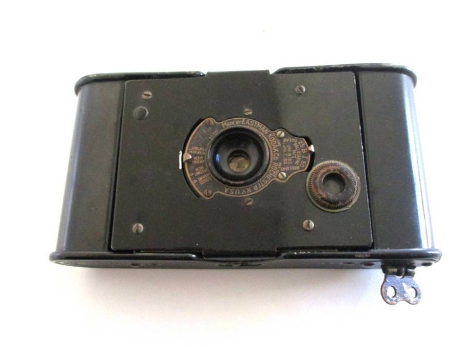 A NIFTY KODAK CONCERTINA TYPE CAMERA IN IT'S ORIGINAL COVER