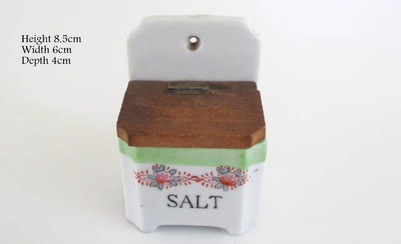 A CHILDS SPICE SET---READ