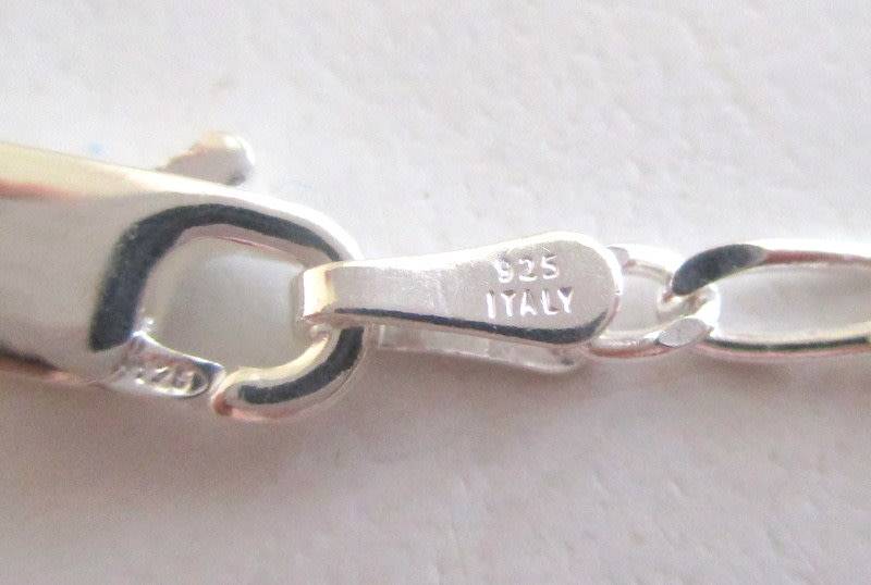 A SOLID SILVER BRACELET--Weight 2 gram----NEW