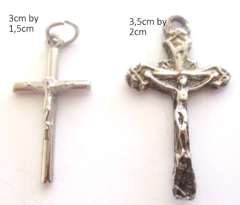 A LOT OF 12 RELIGIOUS MEDALLIONS AND CRUCIFIXES