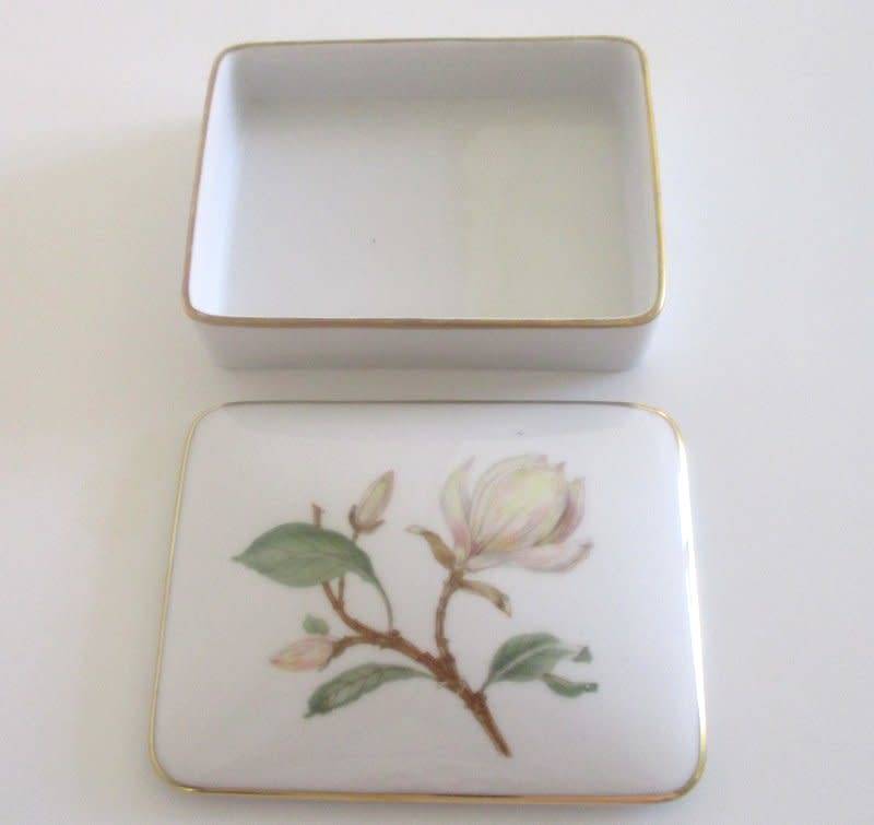 A GERMAN CERAMIC TRINKET/JEWELLERY BOX--Hutschenreuther Selb Bavaria----PERFECT