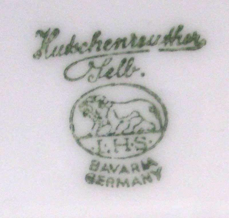 A GERMAN CERAMIC TRINKET/JEWELLERY BOX--Hutschenreuther Selb Bavaria----PERFECT