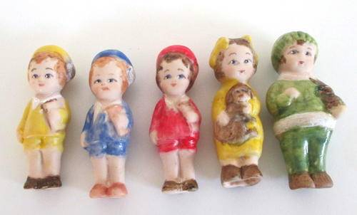 5 PORCELAIN / BISQUE FIGURINES--UNKNOWN ORIGIN