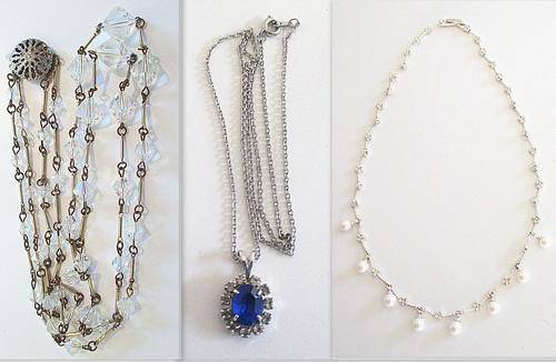 A VINTAGE CRYSTAL NECKLACE ON A CHAIN,A BLUE PENDANT AND CHAIN AND SIMULATED PEARL NECKLACE