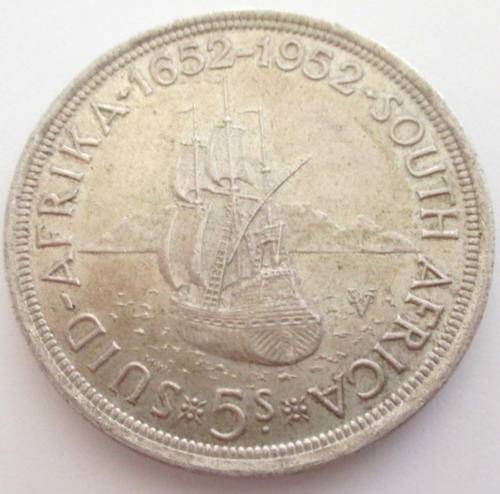 A 1952 SOUTH AFRICAN FIVE SHILLING --,500 SILVER