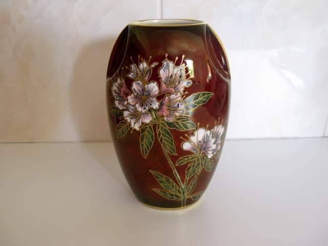 A MEDIUM CROWN DEVON LUSTRE WARE FIELDINGS VASE