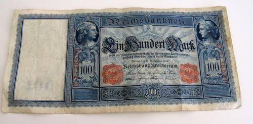 A 100 GERMAN MARK BANK NOTE dated 1909.