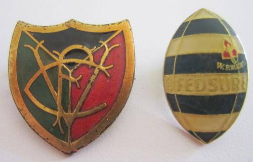 2 RUGBY BADGES "VILLAGES FOOTBALL CLUB" AND A "FEDSURE" RUGBY BADGE