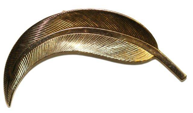 ELEGANT VINTAGE LEAF BROOCH