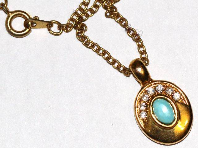 STYLISH DIAMANTE PENDANT ON CHAIN - VINTAGE