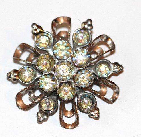 GORGEOUS FLOWER SHAPED RHINESTONE BROOCH