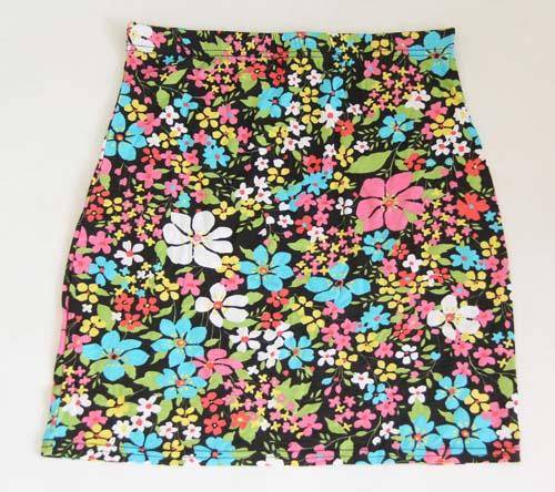 PRETTY COLOURFUL FLORAL MINI SKIRT!!