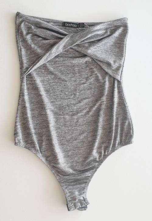 GORGEOUS SILVER SHIMMER TOP!
