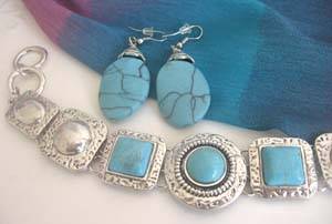 LOVELY TURQUOISE BRACELET AND EARRINGS SET!!