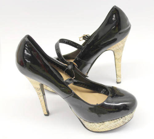Free 2 B U Ladies Heels Size 6