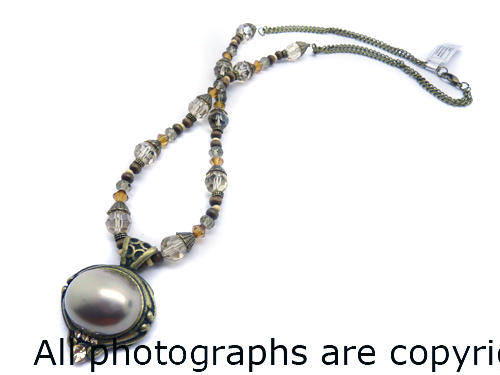 **R800** Genuine Swarovski and Pearl Pendant Necklace