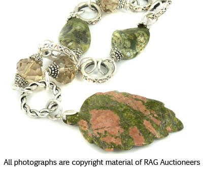 **R580** Lauren Michelle Collection Stone Leaf Pendant Necklace