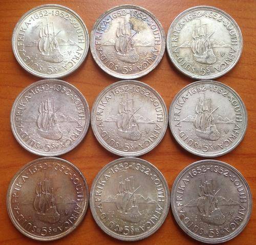 HUGE CROWNS / 5 SHILLINGS LOT - ONE BID TAKES ALL COINS !!! 254 GRAMS