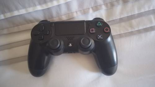 Sony Playstation 4 Console Model CUH-1116A in Excellent Condition + 5 games