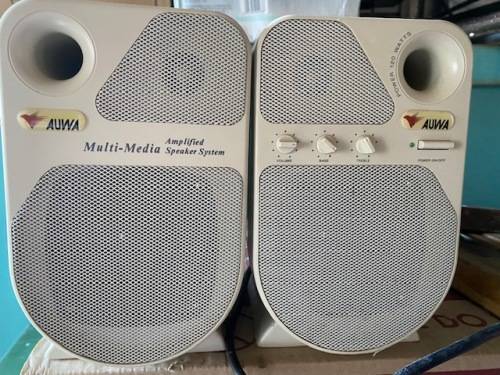 2 x Auwa Speakers:Still looks as well as new: Bid per item