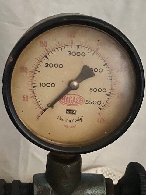 Wika Pressure Gauge: Good condition: Collectible and still measured in LBS!!!!