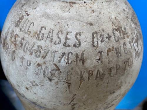 O2 and CO2 cylinder in good condition: 17,9 KG