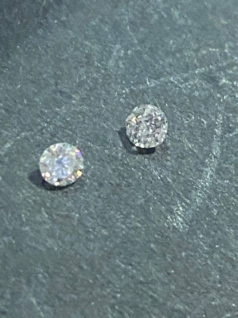 SPECIAL: 2 x 0.10 ct White Natural Diamonds: G/H colour: VS Clarity:ACTUAL IMAGE