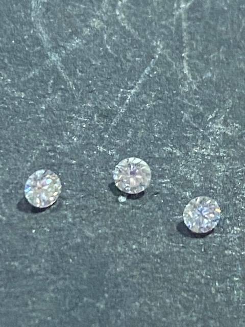 SPECIAL: 3 x 0.10 ct White Natural Diamonds: G/H colour: VS Clarity:ACTUAL IMAGE: Bid per item